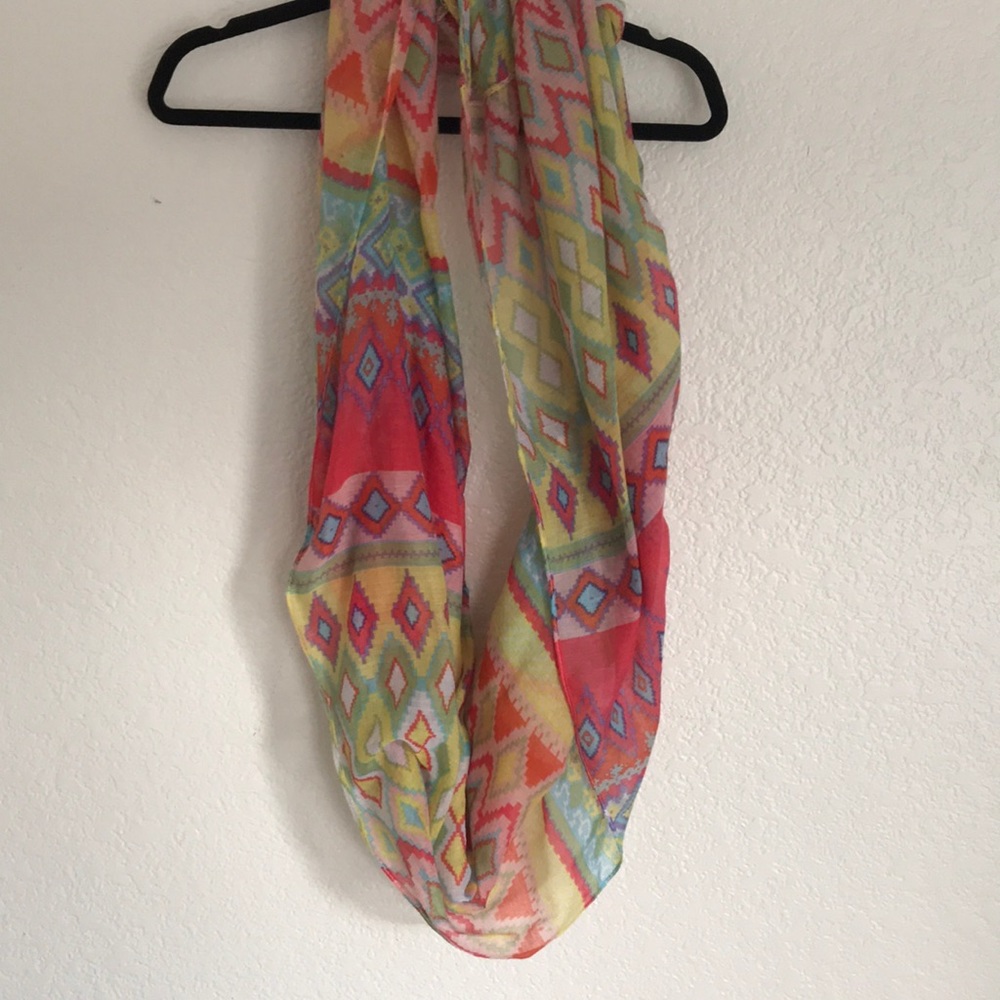 Fun, light Infinity Scarf